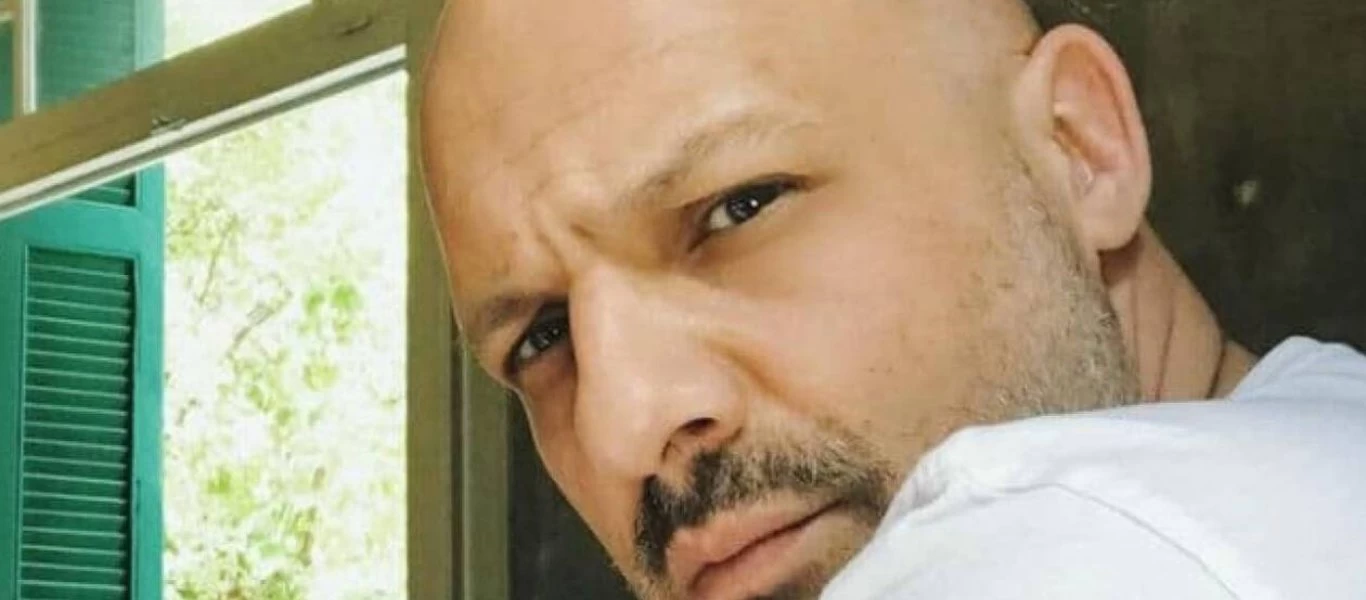 «Τα έδωσε όλα» ο Νίκος Μουτσινάς: «Αμάρτησε» με τη Λένα Ζευγαρά πάνω στη σκηνή (βίντεο)